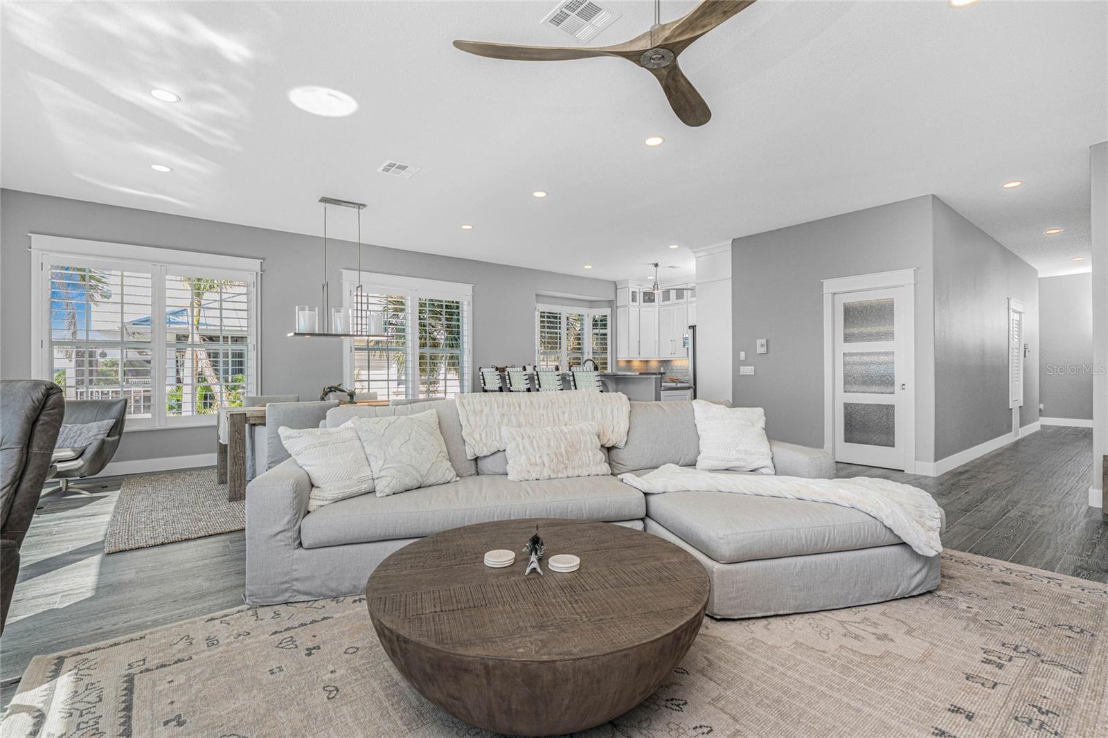 Image 11 of 58 For 1380 Beach Road 2