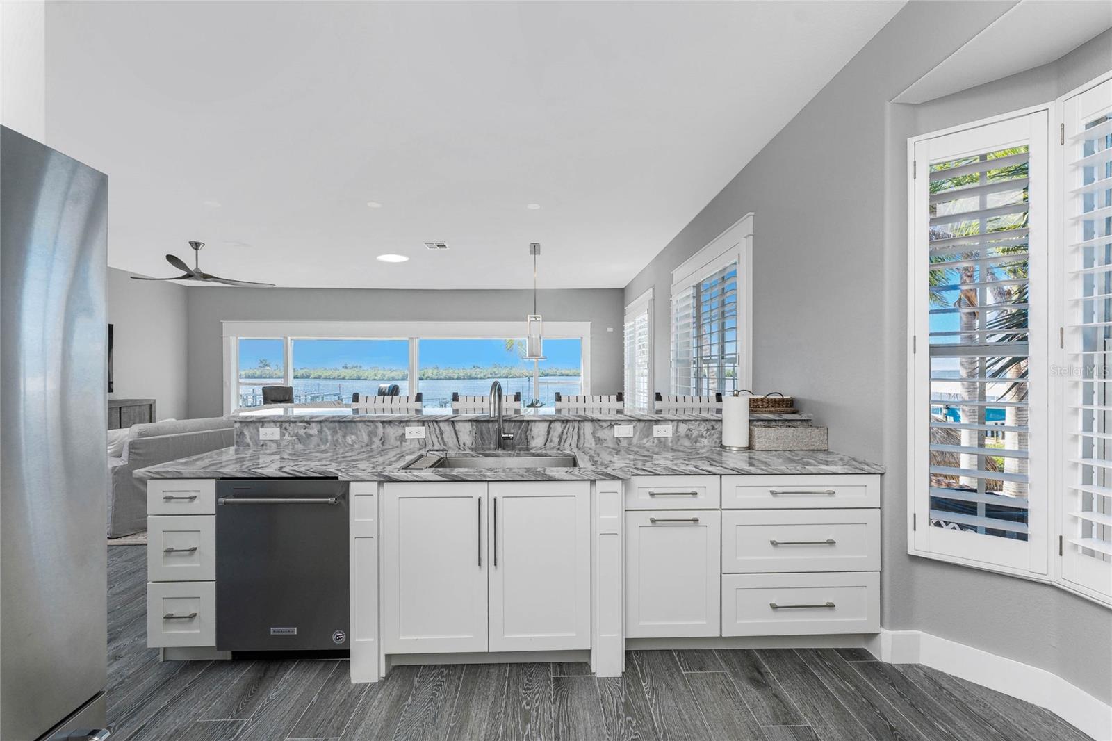 Image 23 of 58 For 1380 Beach Road 2