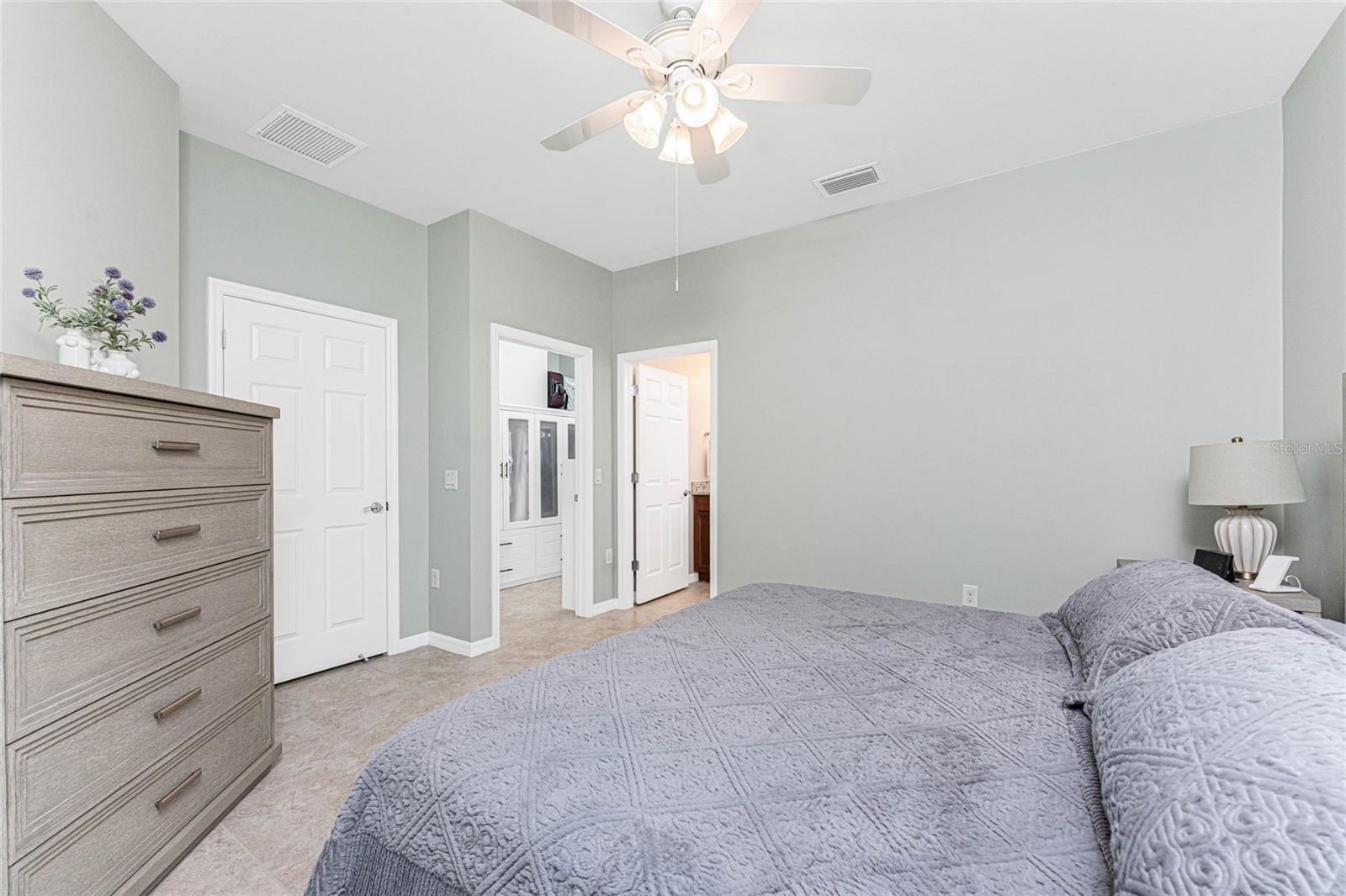 Image 18 of 66 For 13873 Alafaya Street