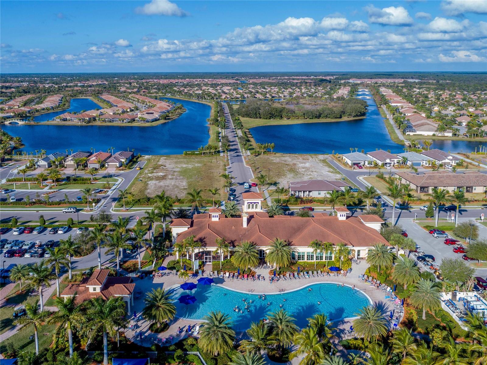 Image 41 of 66 For 13873 Alafaya Street