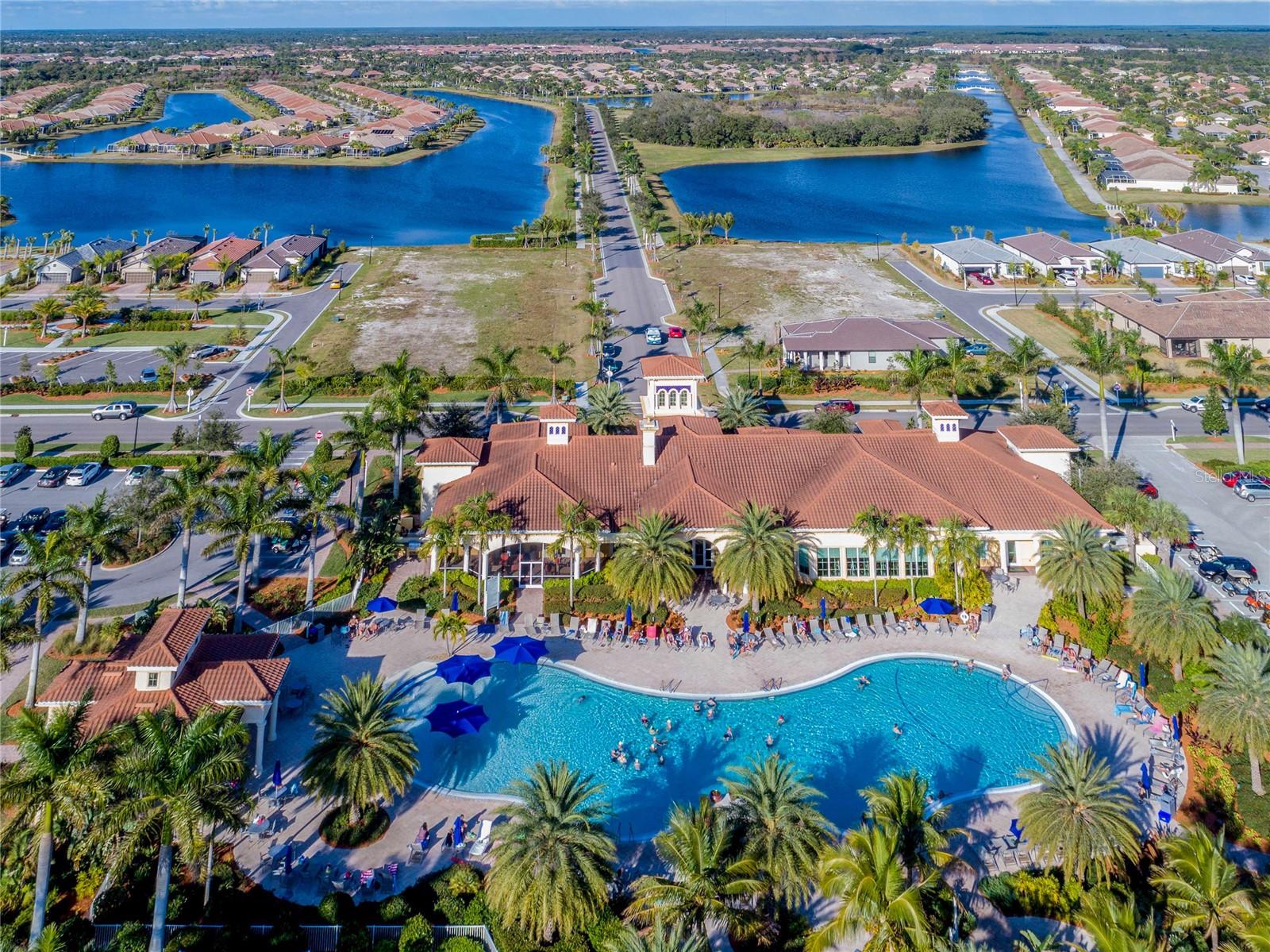 Image 47 of 66 For 13873 Alafaya Street