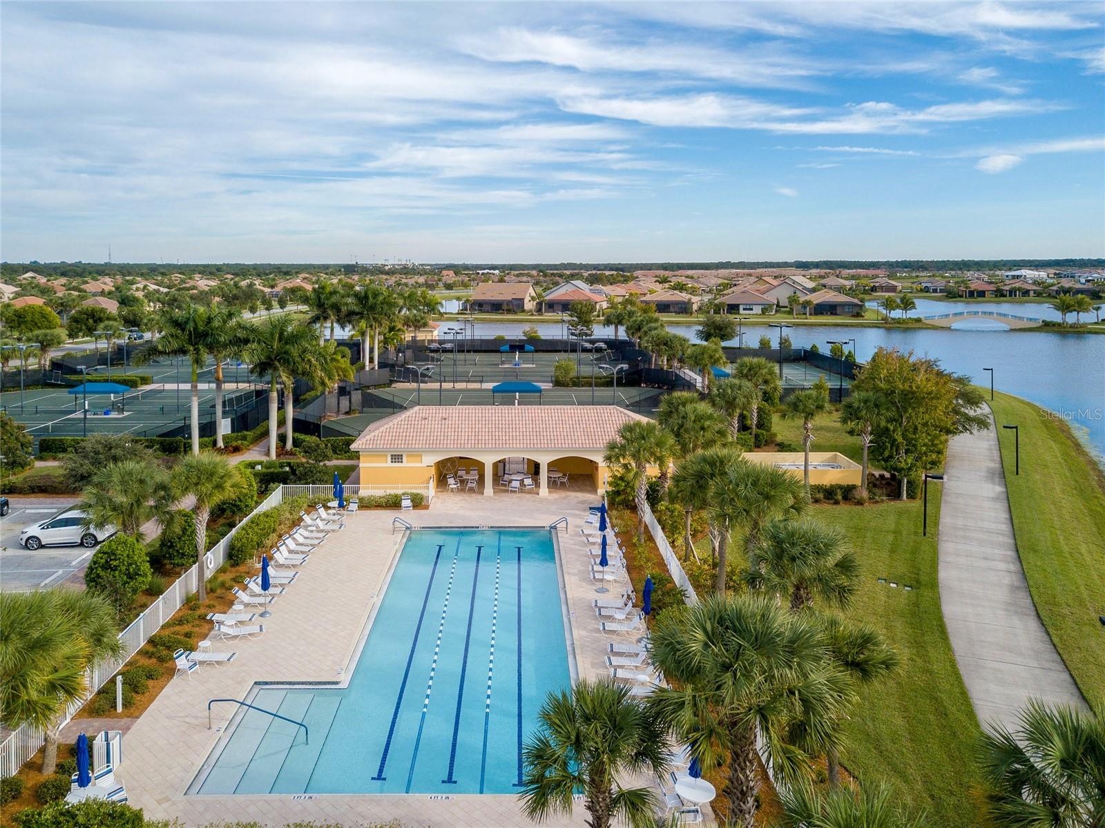 Image 62 of 66 For 13873 Alafaya Street