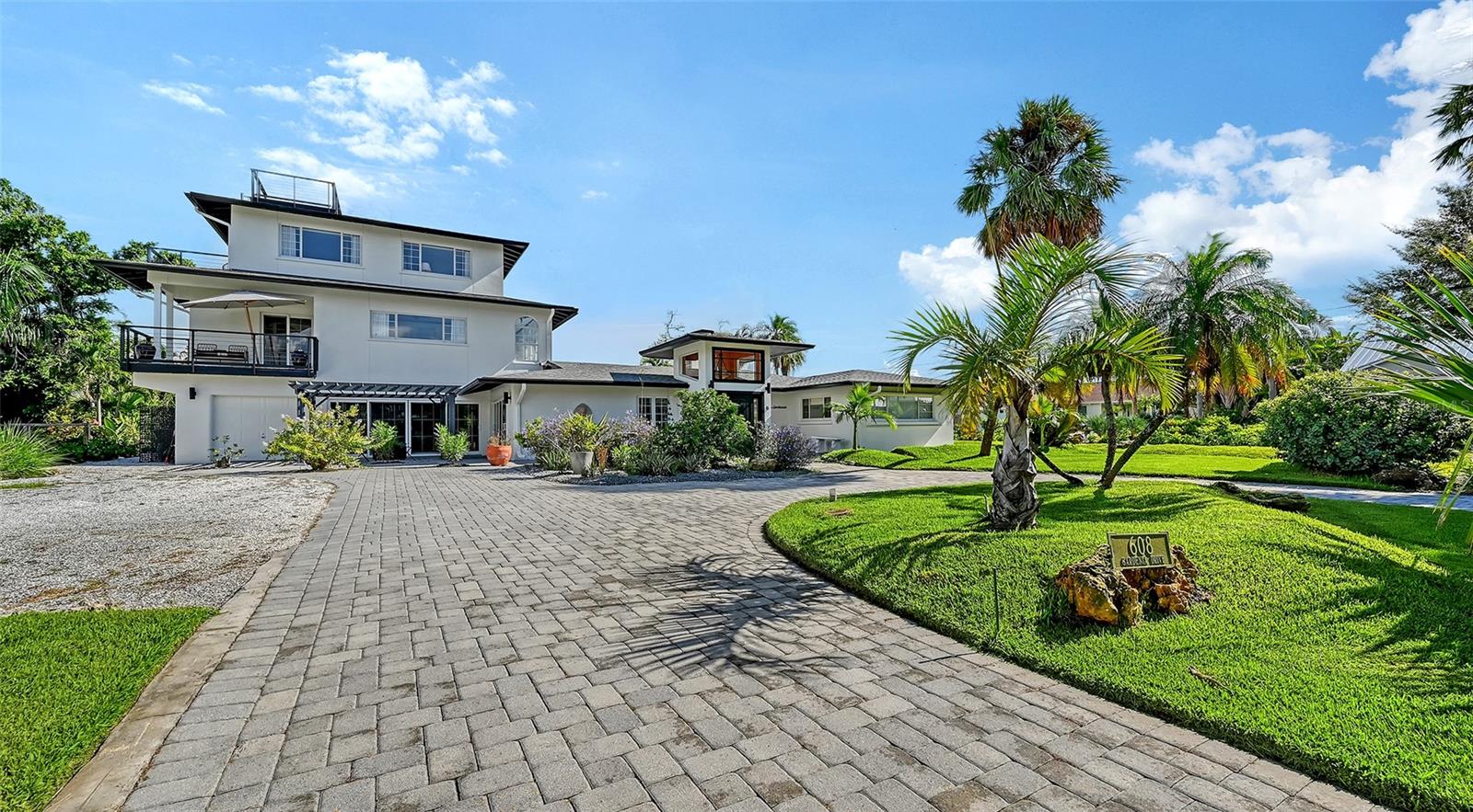 Image 13 of 84 For 608 Gardenia Drive