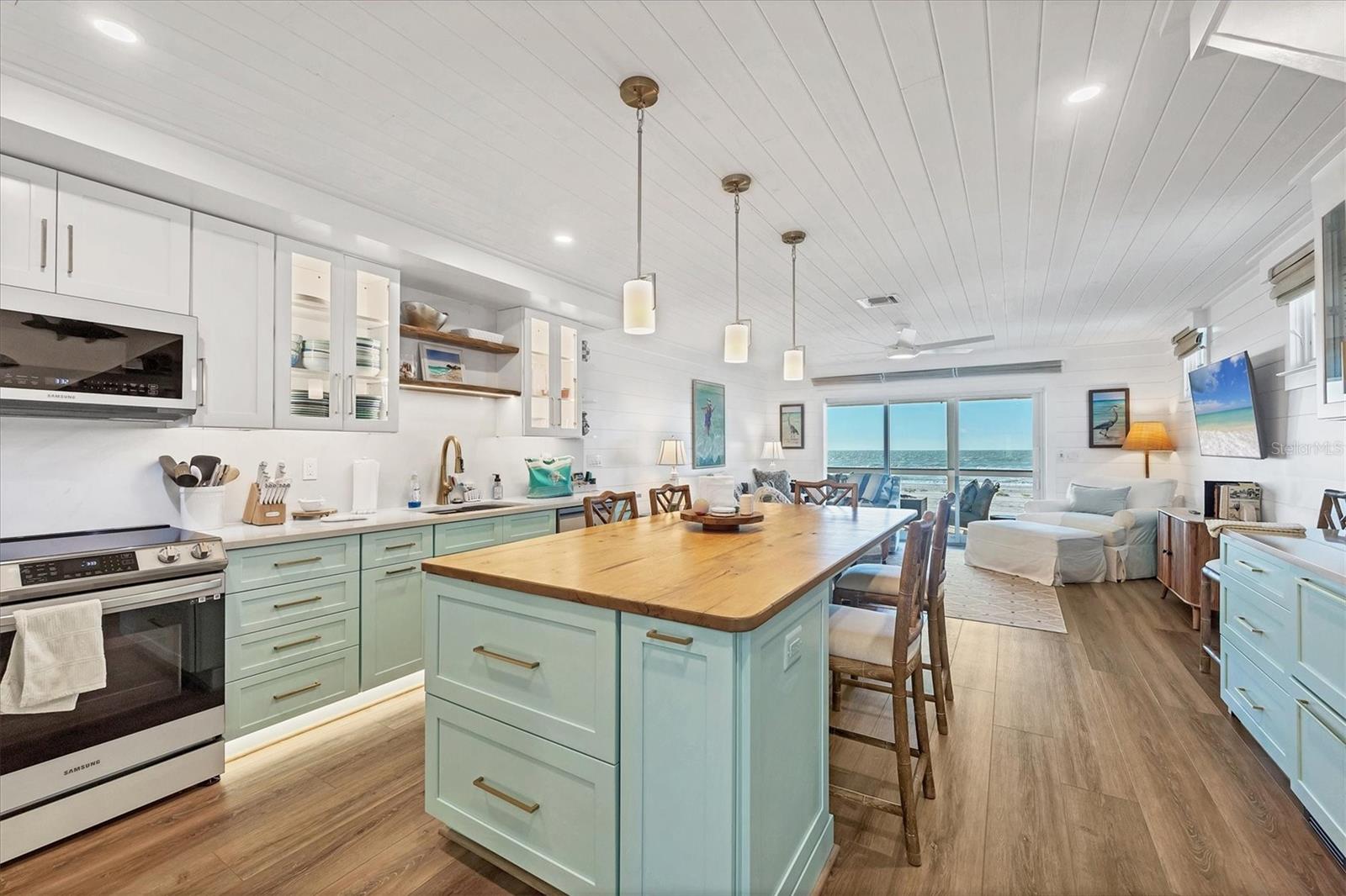 Image 15 of 39 For 290 Gulf Boulevard 17