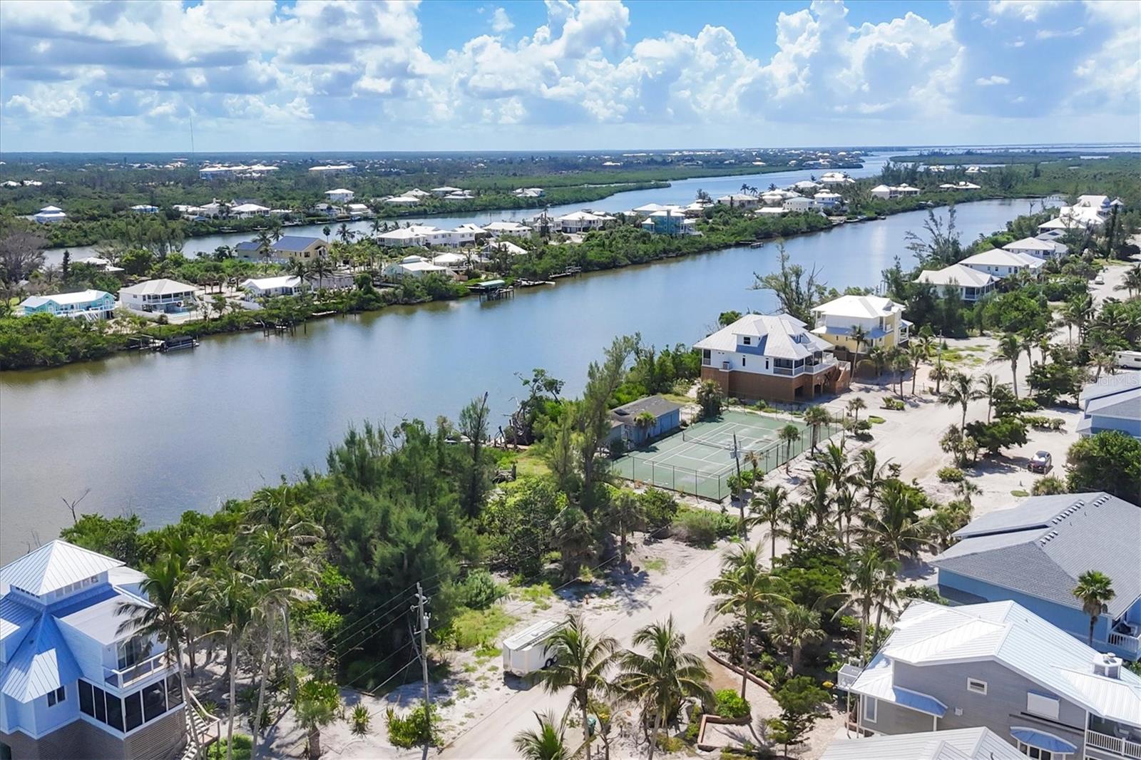 Image 13 of 17 For 208 Gulf Boulevard