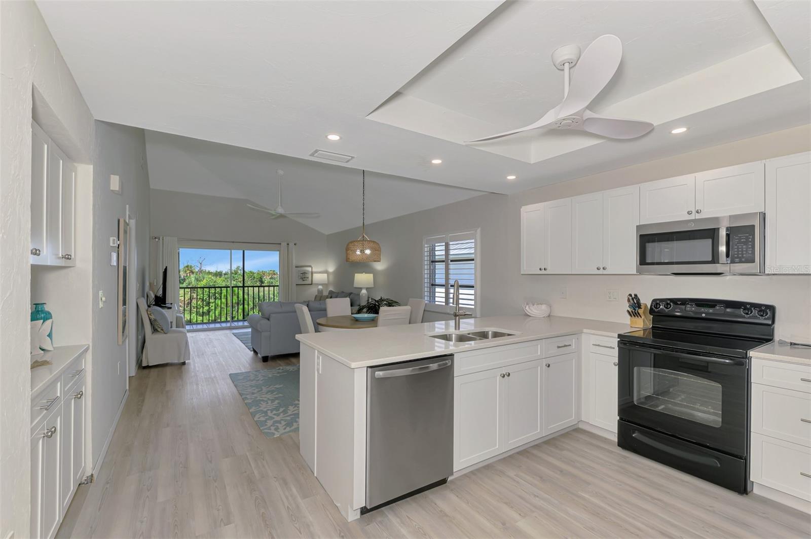 Image 11 of 57 For 6800 Placida Road 249