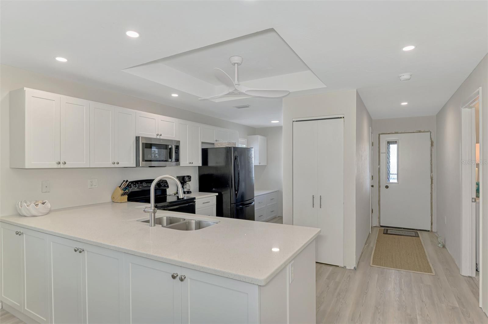 Image 22 of 57 For 6800 Placida Road 249