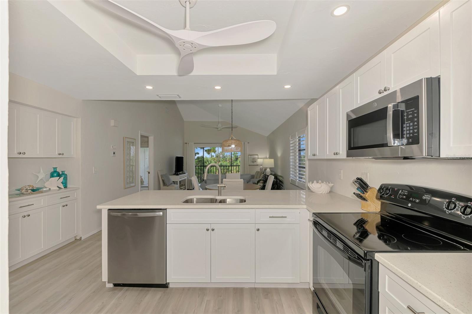 Image 31 of 57 For 6800 Placida Road 249