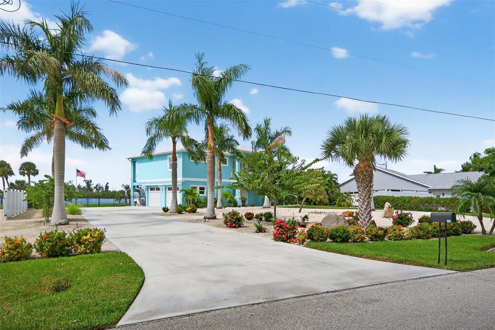 Image 13 of 100 For 345 Green Dolphin Drive