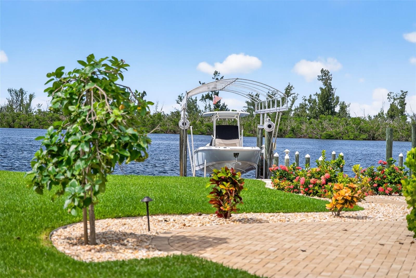 Image 73 of 100 For 345 Green Dolphin Drive