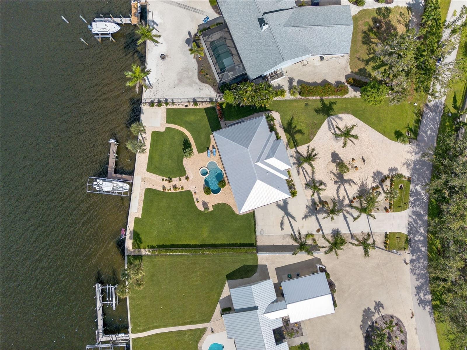 Image 9 of 100 For 345 Green Dolphin Drive