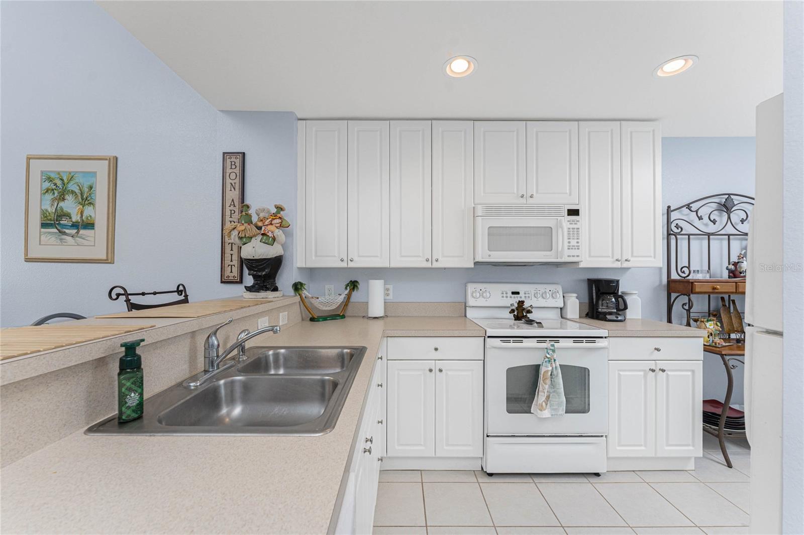 Image 12 of 45 For 5754 Sabal Trace Drive 201