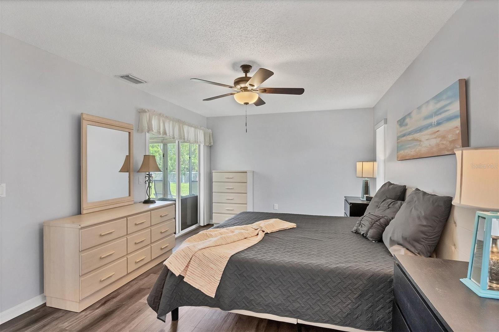 Image 18 of 32 For 10168 Willowood Avenue