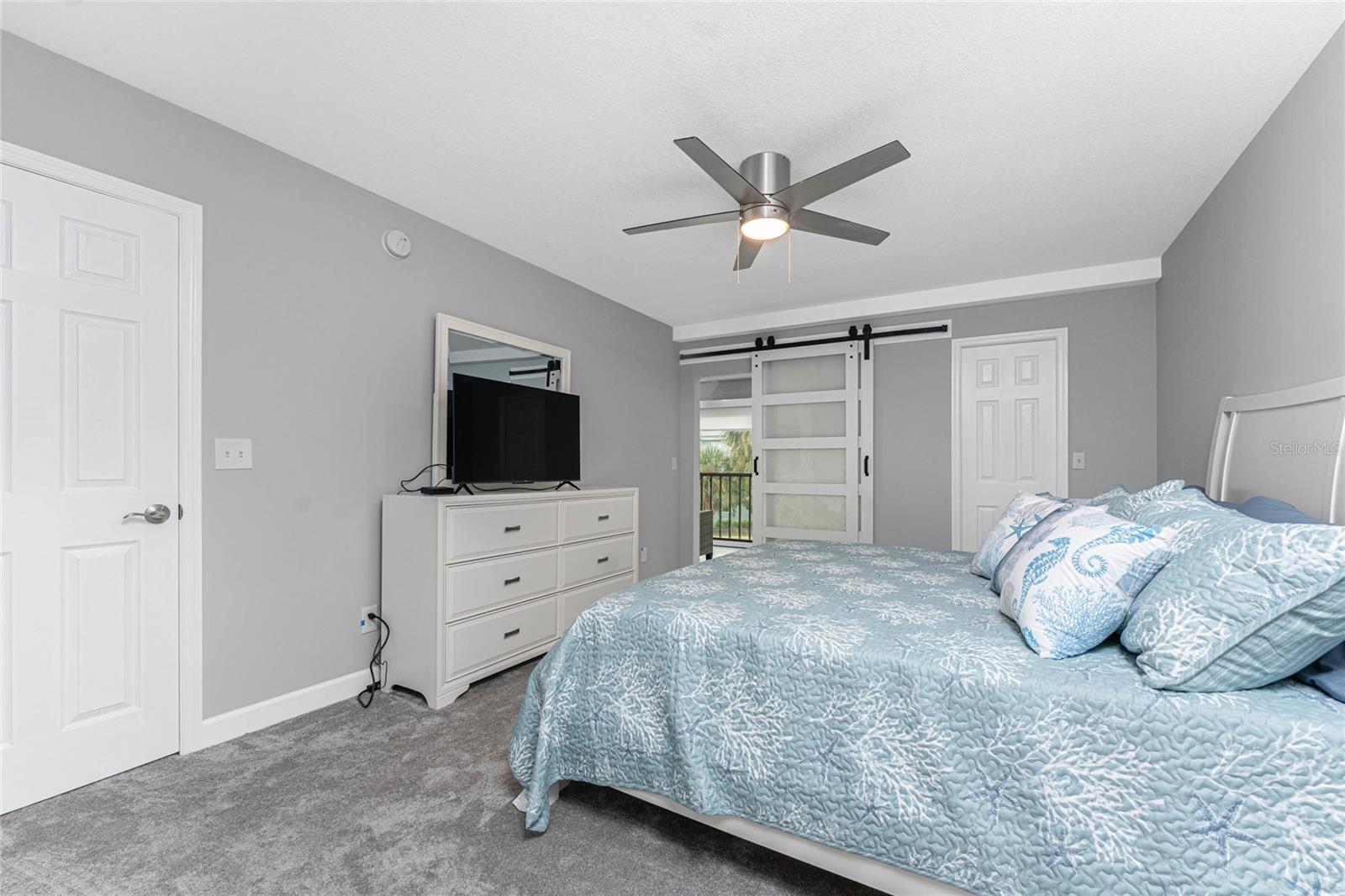 Image 19 of 60 For 1551 Beach Road 312