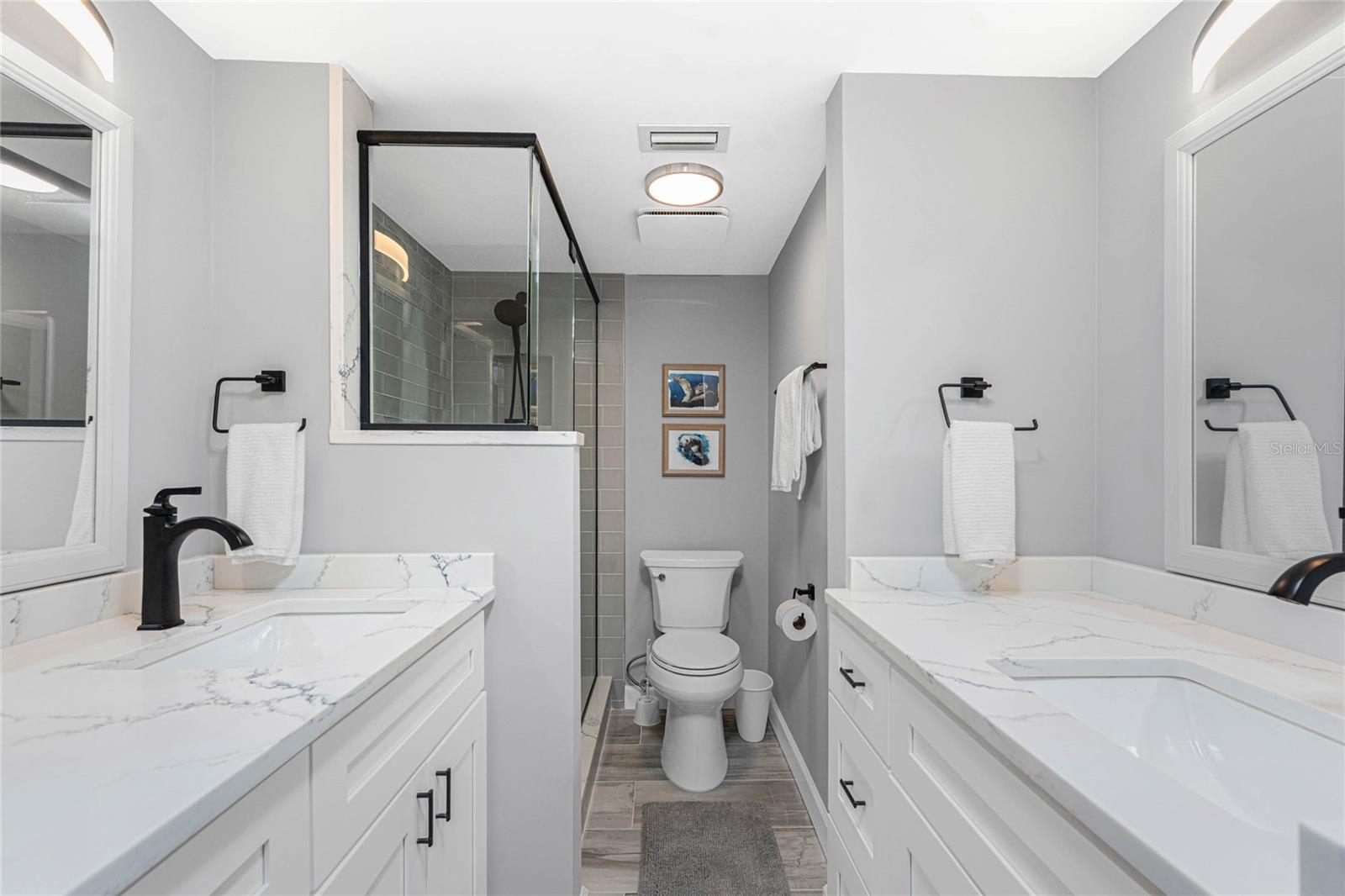 Image 21 of 60 For 1551 Beach Road 312
