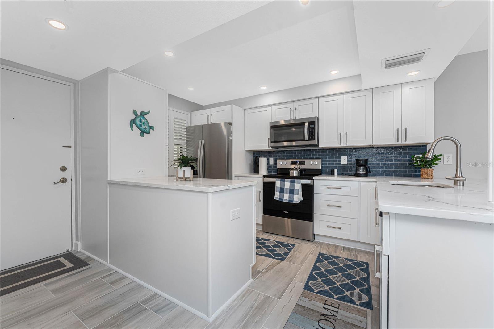 Image 4 of 60 For 1551 Beach Road 312