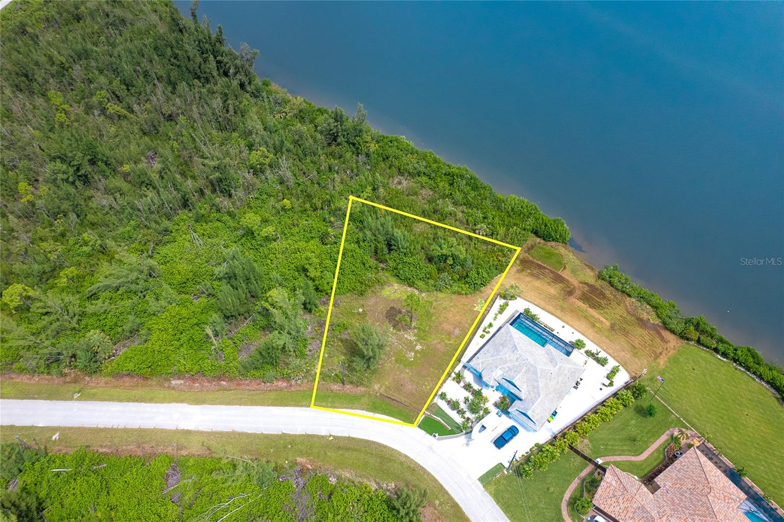 Image 4 of 13 For 16468 Liggett Circle