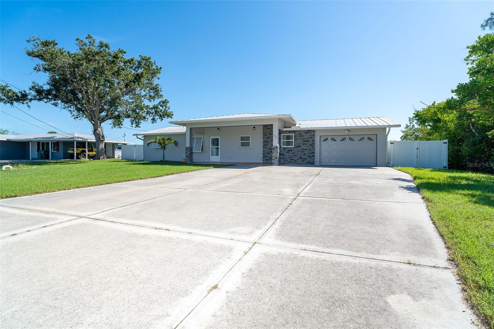 Image 3 of 58 For 150 Crestview Drive