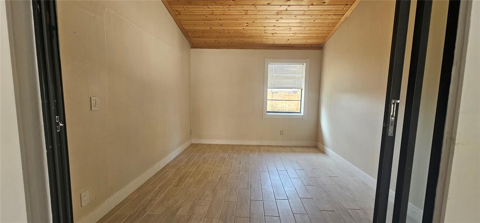 Image 4 of 19 For 383 Kenova Street