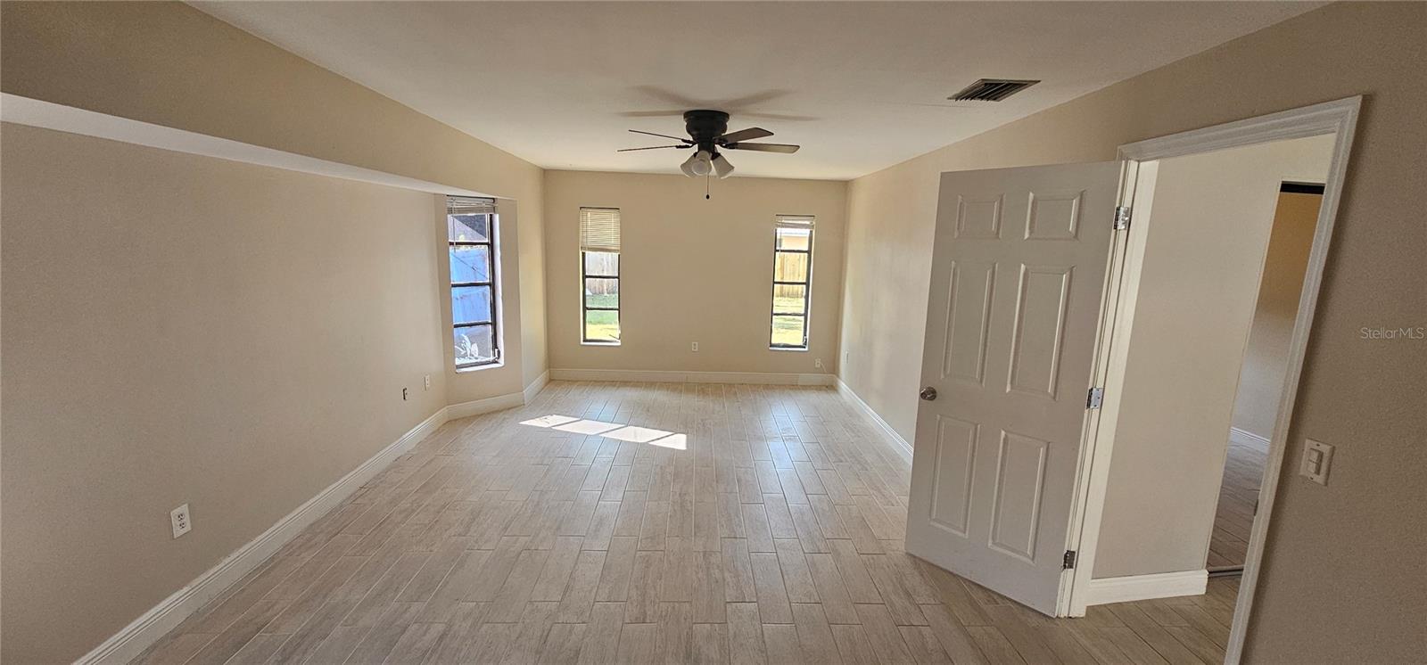 Image 6 of 19 For 383 Kenova Street