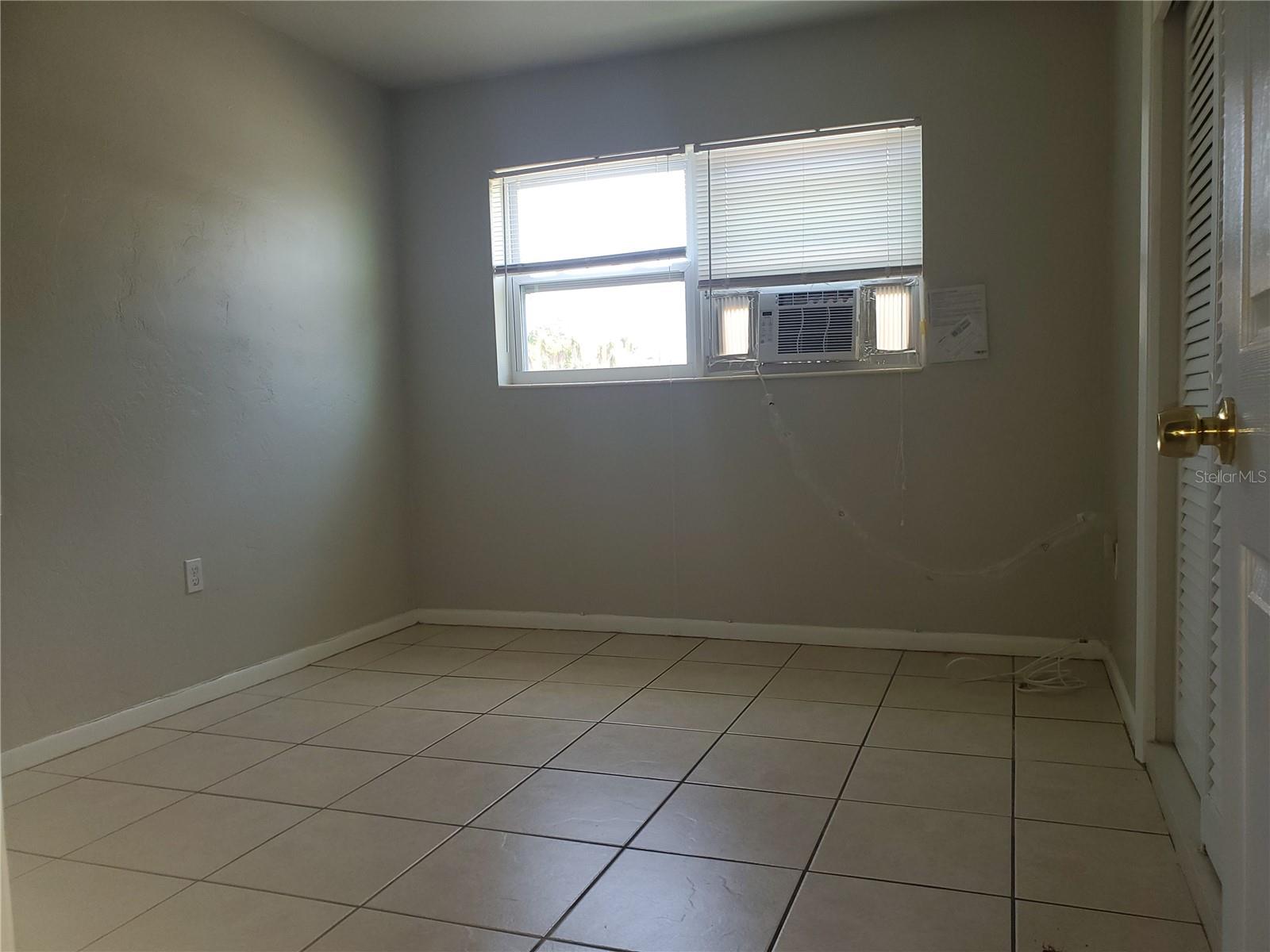 Image 3 of 6 For 21258 Coulton Avenue