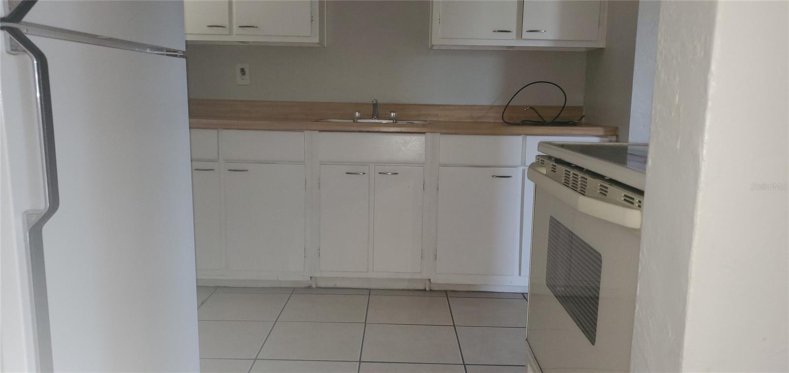 Image 4 of 6 For 21258 Coulton Avenue