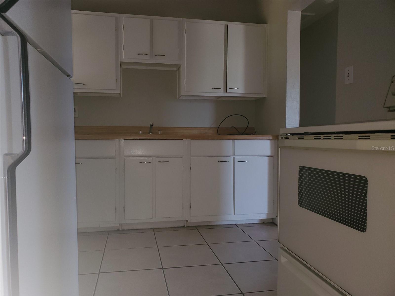 Image 5 of 6 For 21258 Coulton Avenue