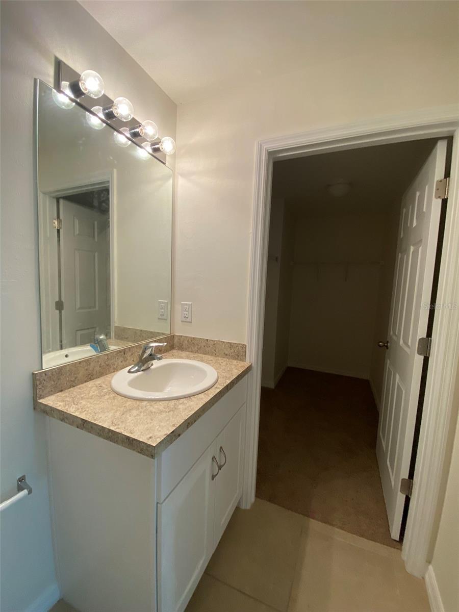Image 6 of 19 For 5521 Gillot Boulevard