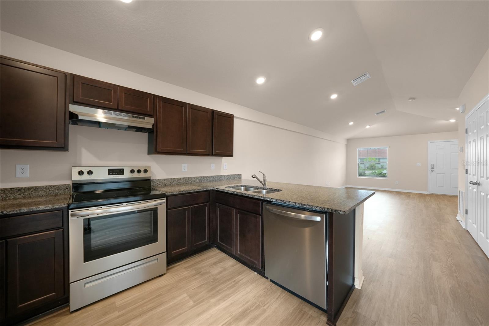 Image 12 of 42 For 11057 & 11059 Pendleton Avenue