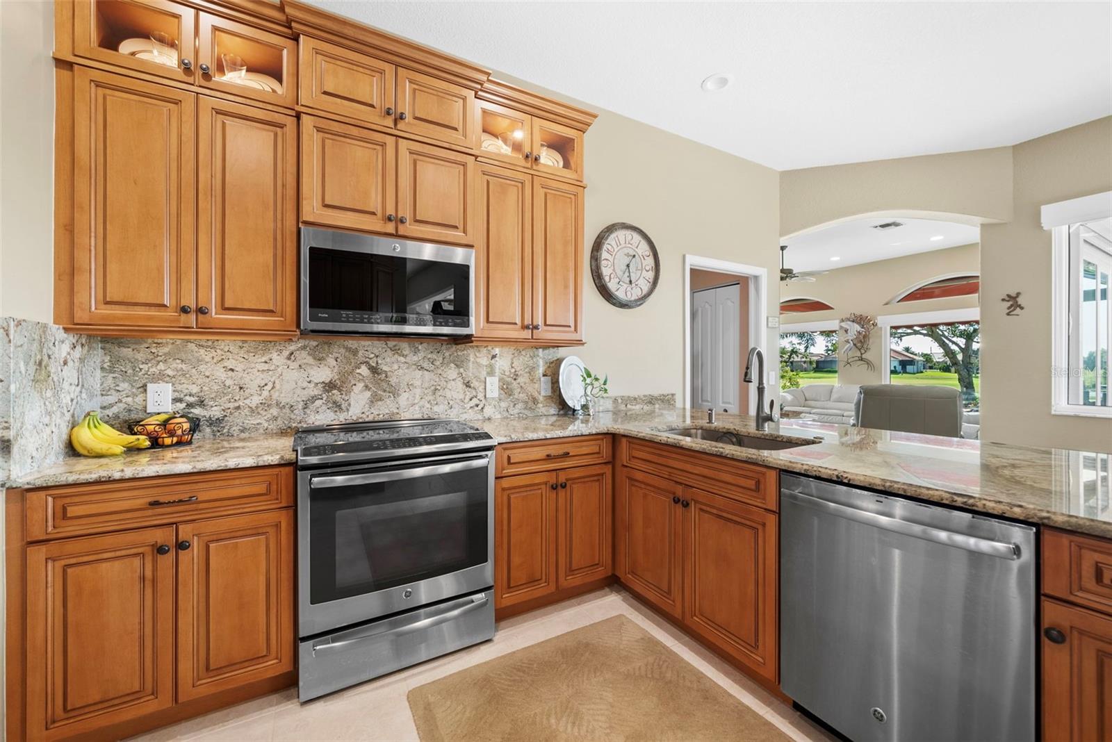 Image 49 of 94 For 10 Coral Creek Place