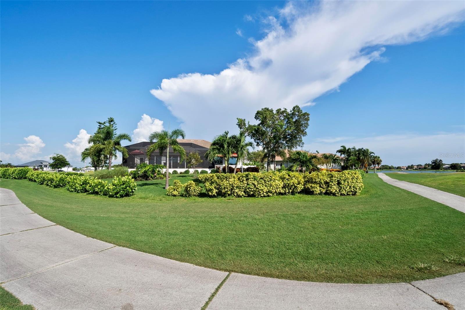 Image 63 of 94 For 10 Coral Creek Place