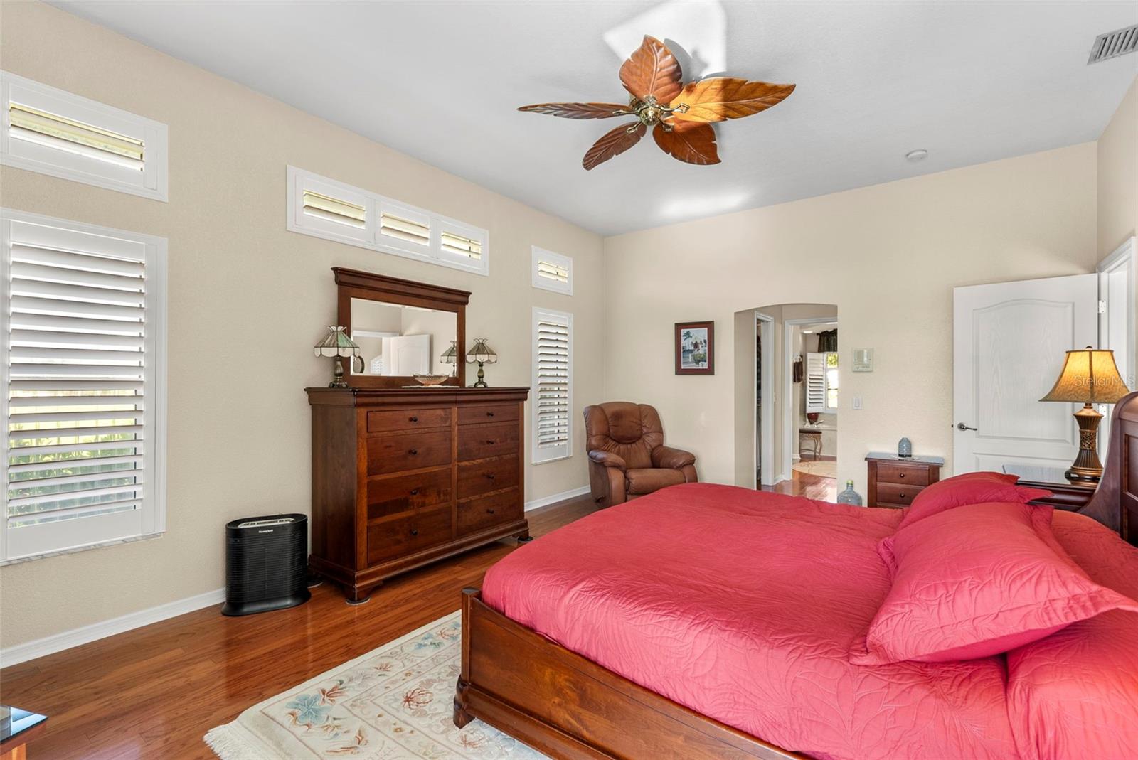 Image 77 of 94 For 10 Coral Creek Place