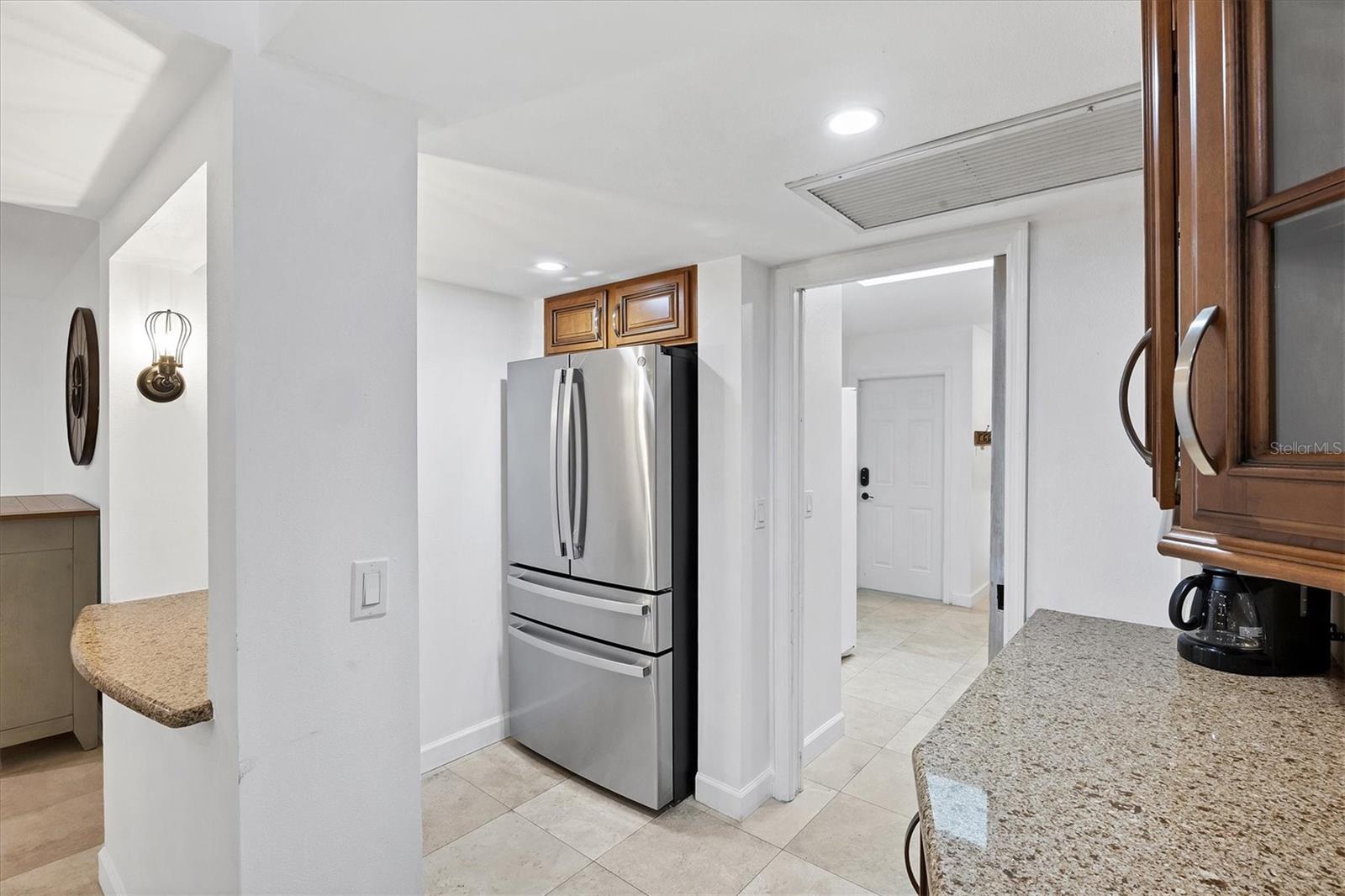 Image 37 of 78 For 1070 Bayshore Drive