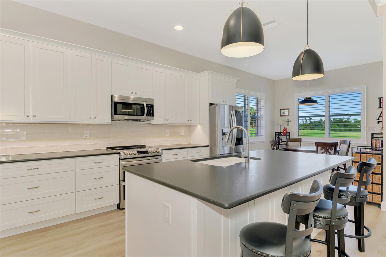 Image 14 of 69 For 13384 Golf Pointe Drive