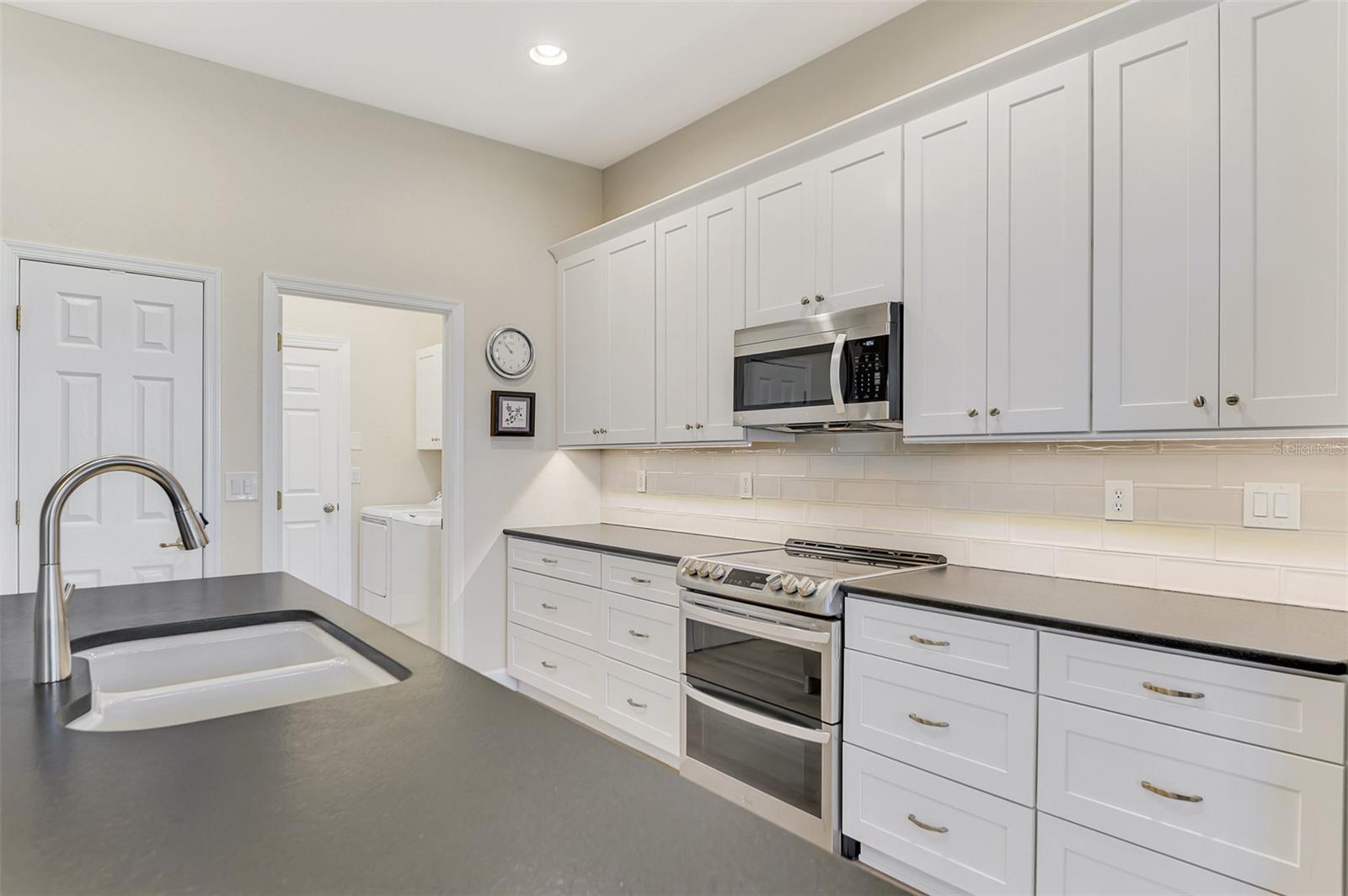 Image 15 of 69 For 13384 Golf Pointe Drive