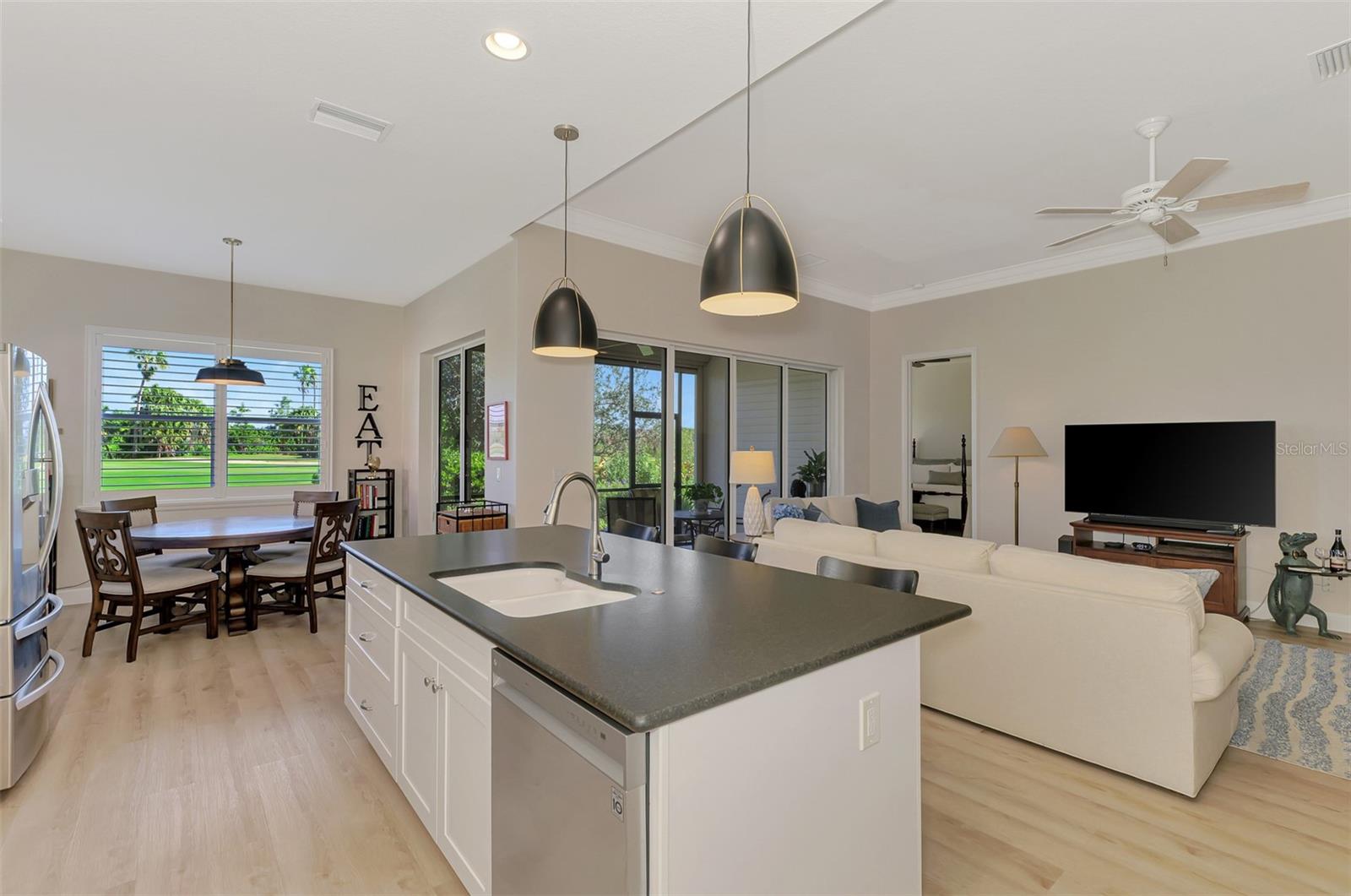 Image 17 of 69 For 13384 Golf Pointe Drive