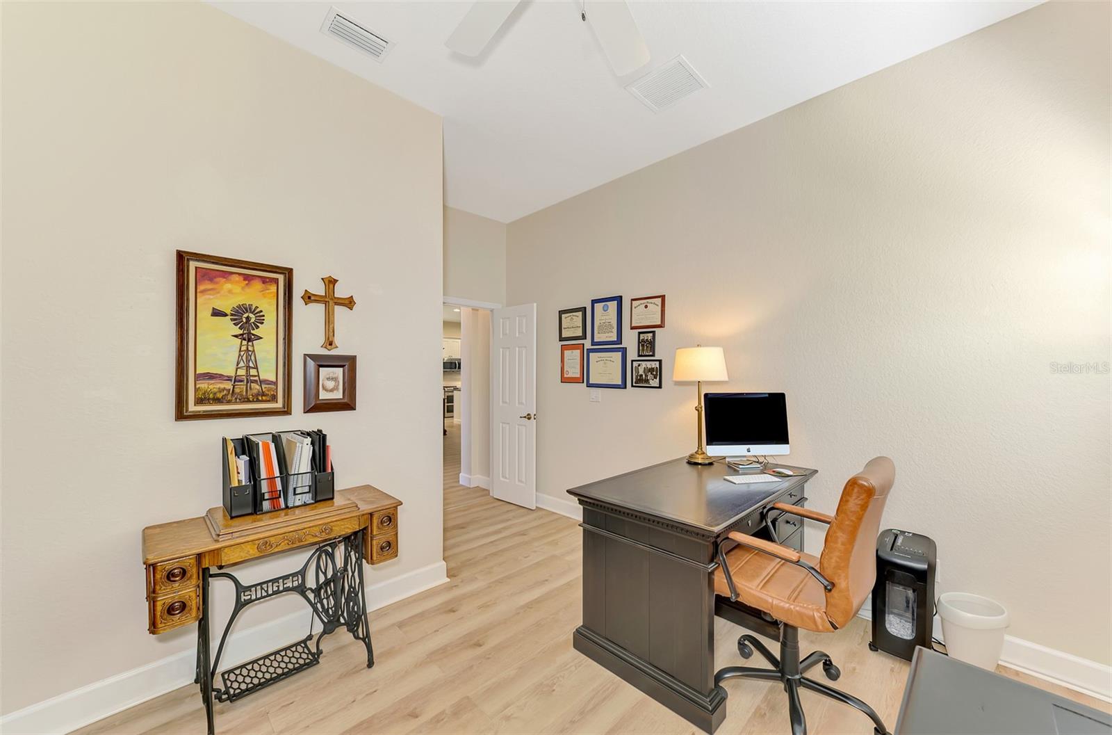 Image 29 of 69 For 13384 Golf Pointe Drive