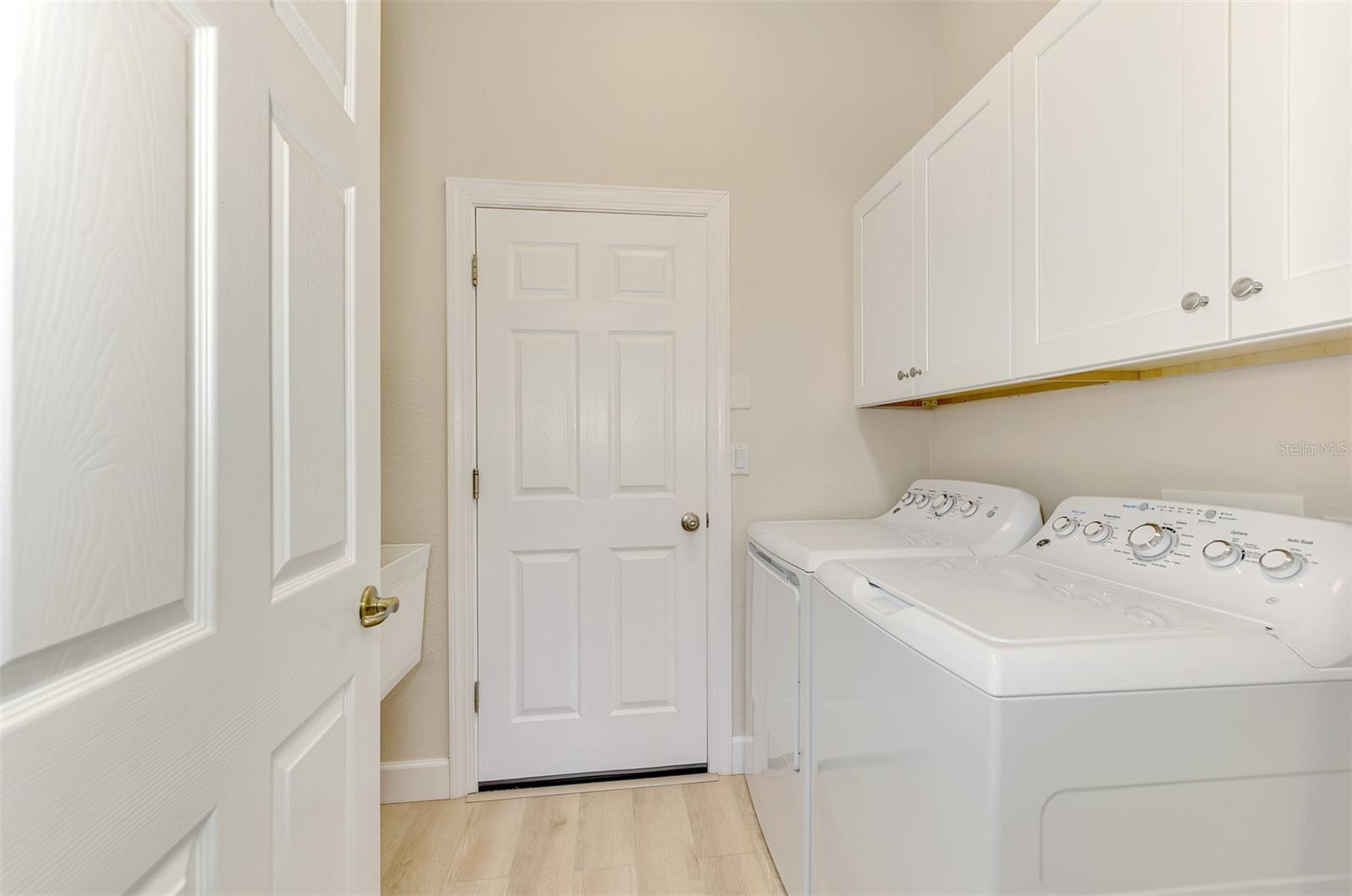 Image 33 of 69 For 13384 Golf Pointe Drive