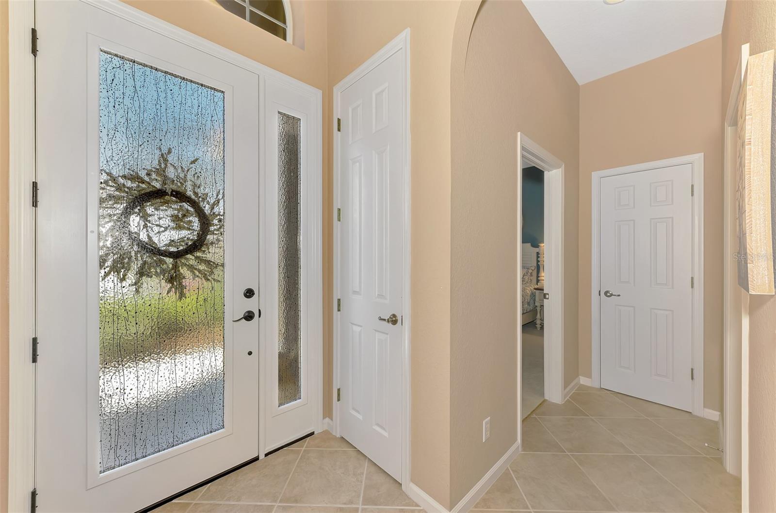 Image 6 of 80 For 13347 Golf Pointe Drive