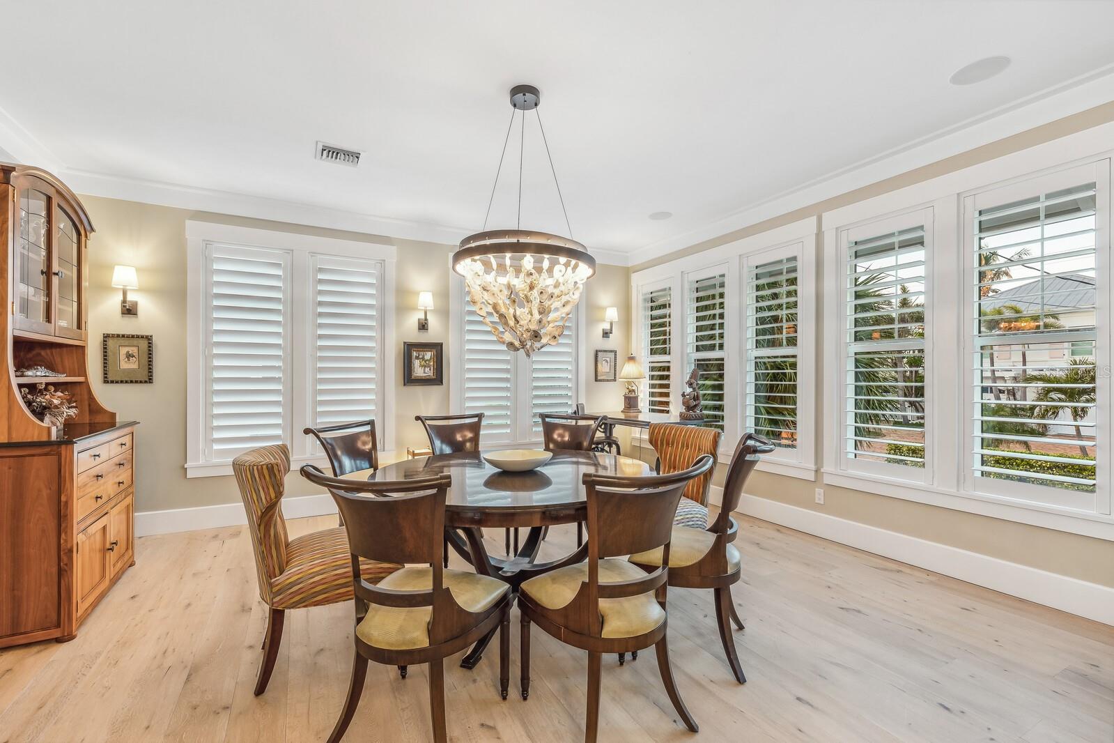 Image 11 of 40 For 164 1st Street E