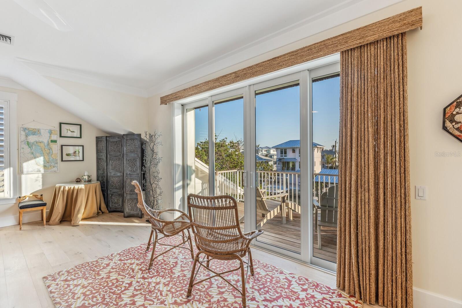 Image 22 of 40 For 164 1st Street E