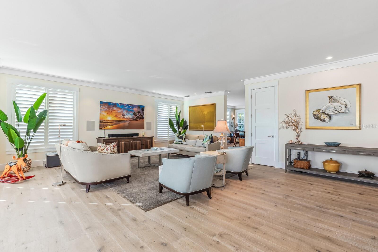 Image 5 of 40 For 164 1st Street E