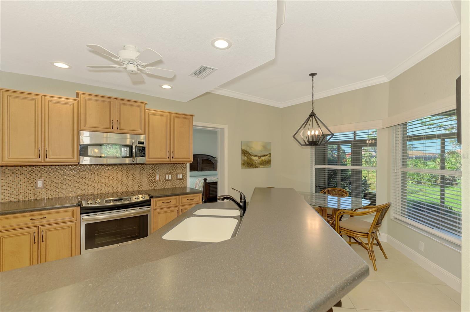 Image 12 of 70 For 3113 Club Drive 118