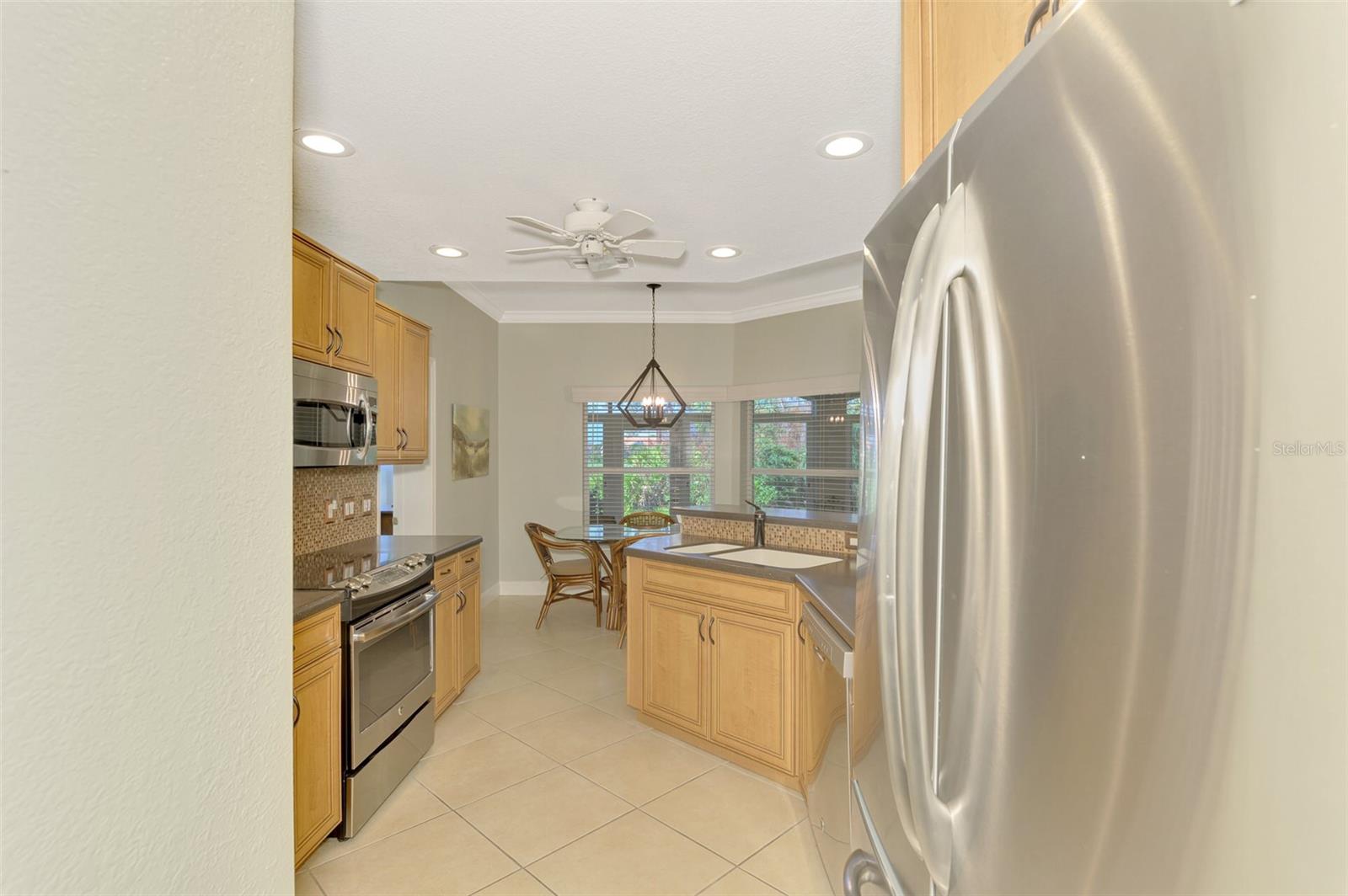 Image 15 of 70 For 3113 Club Drive 118