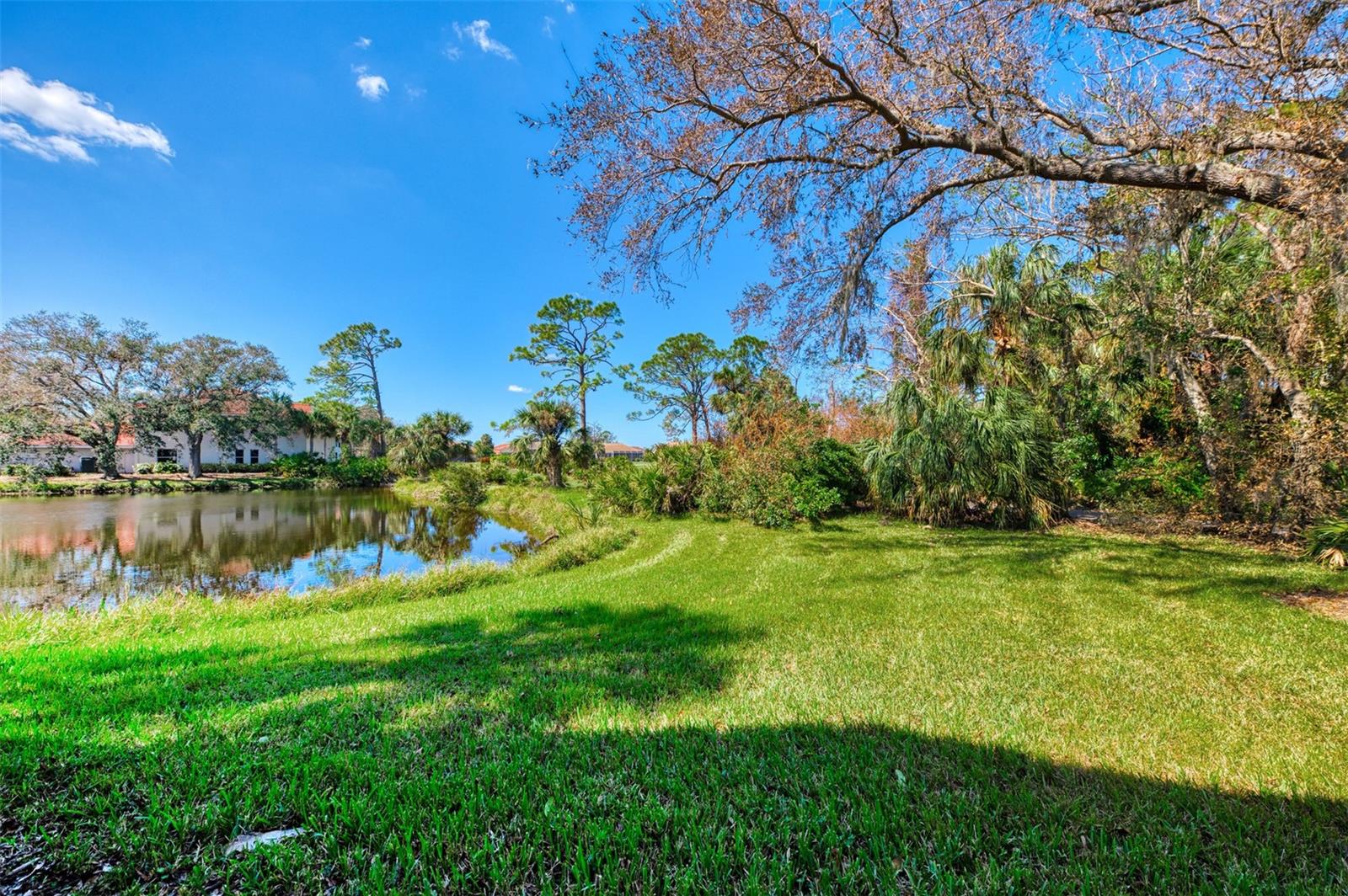 Image 35 of 70 For 3113 Club Drive 118