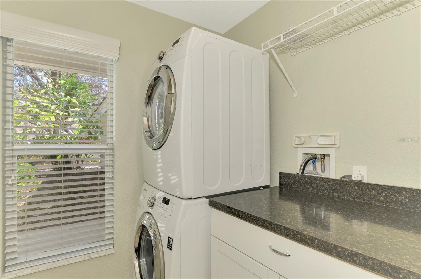 Image 4 of 70 For 3113 Club Drive 118