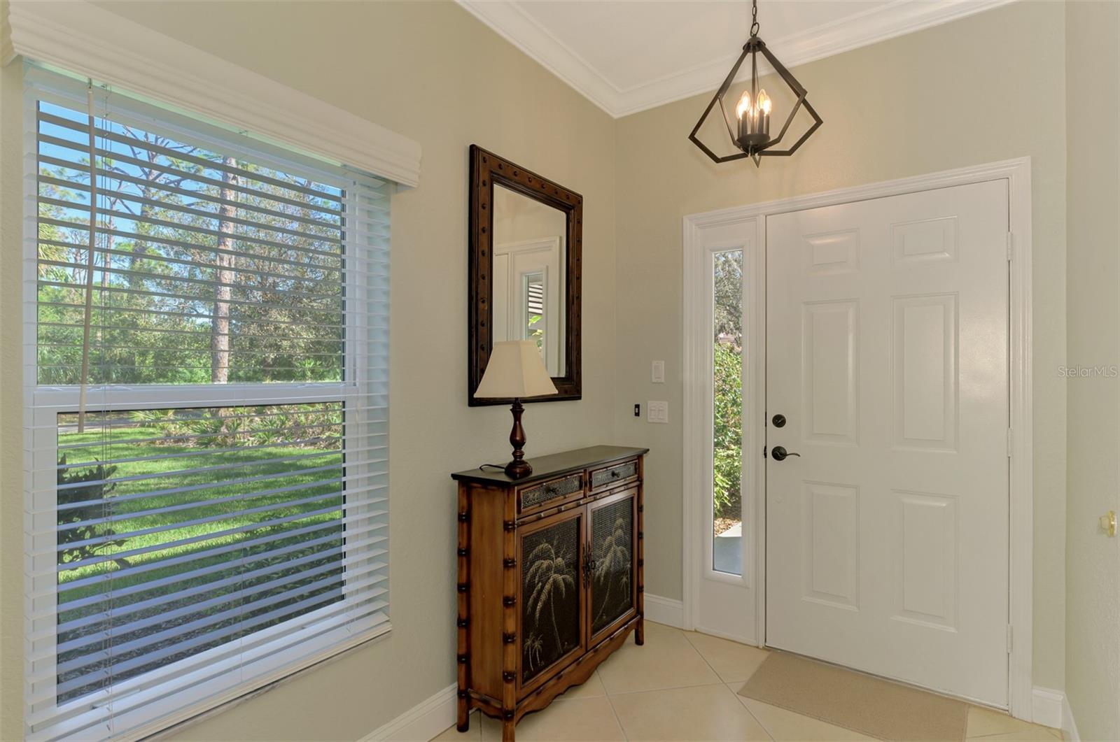 Image 5 of 70 For 3113 Club Drive 118