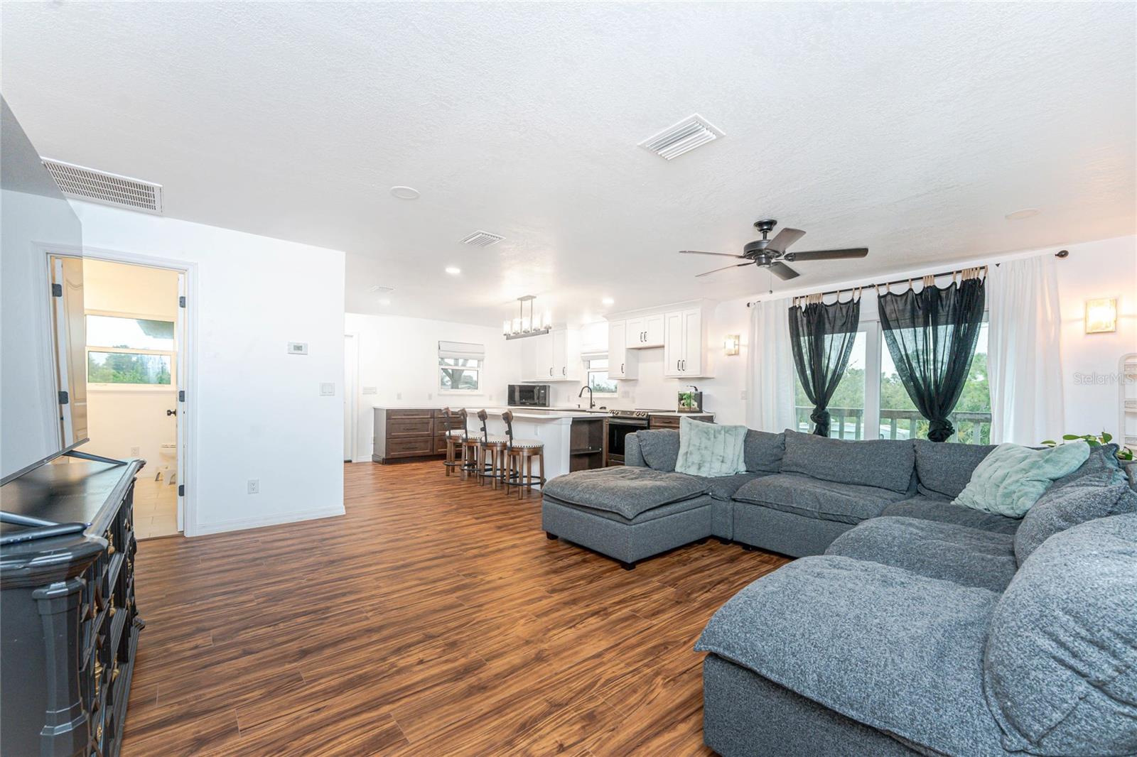 Image 11 of 56 For 3129 Banyan Way