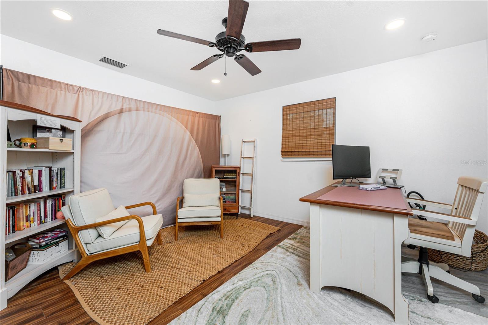 Image 16 of 56 For 3129 Banyan Way