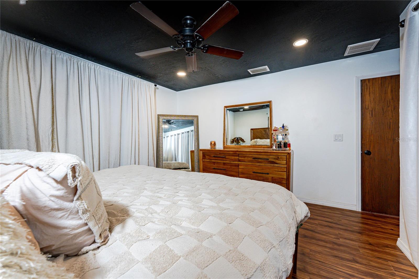 Image 19 of 56 For 3129 Banyan Way